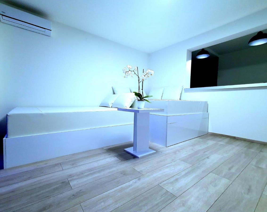 Penthouse Jacuzzi & Pool Apartmants Opatija Exterior foto