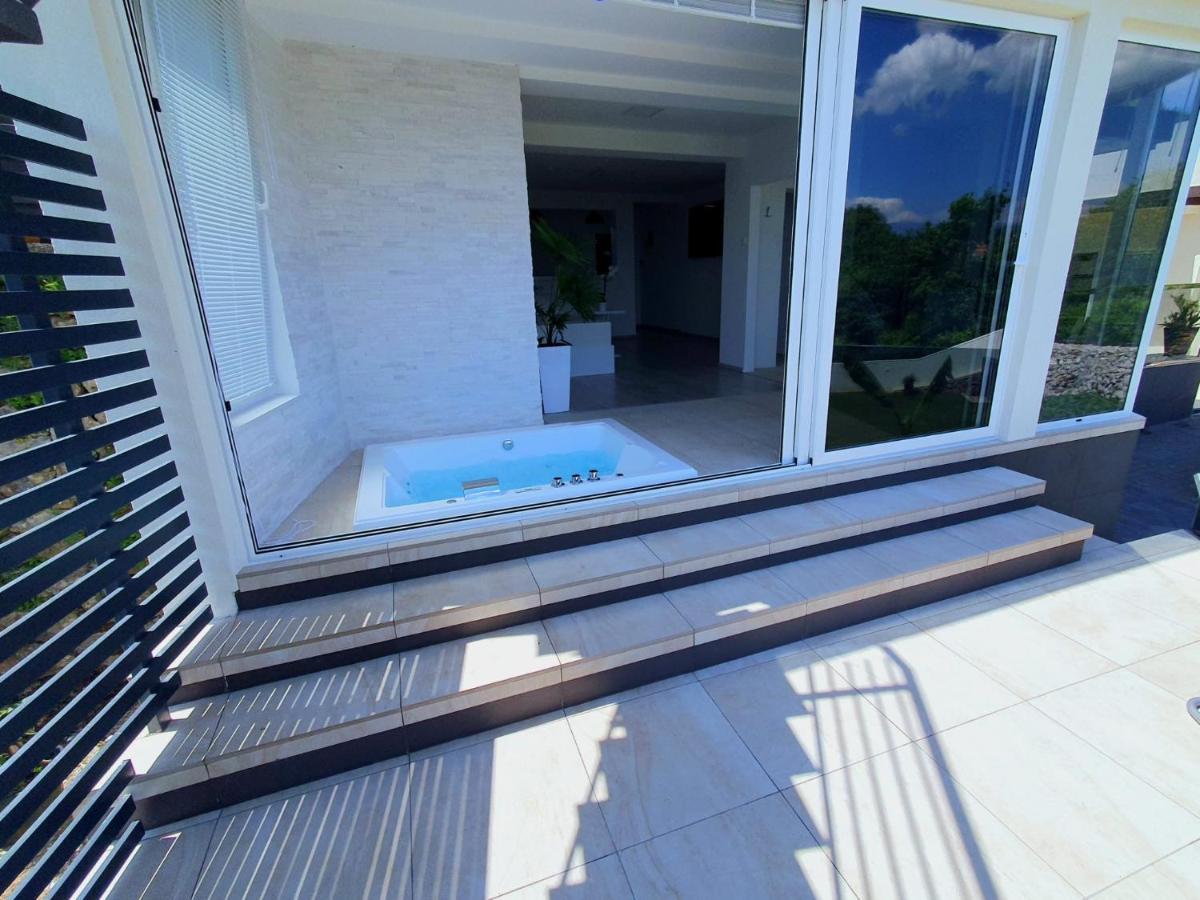 Penthouse Jacuzzi & Pool Apartmants Opatija Exterior foto