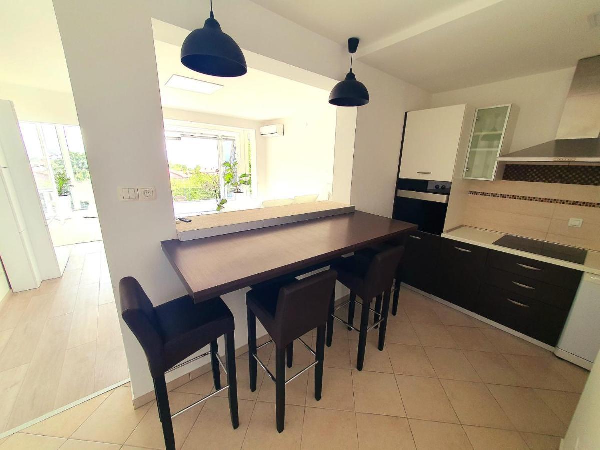 Penthouse Jacuzzi & Pool Apartmants Opatija Exterior foto